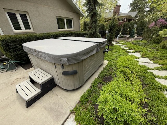 Bullfrog Spas X Series Hot Tub: Perfect Family Fun Integration in UT